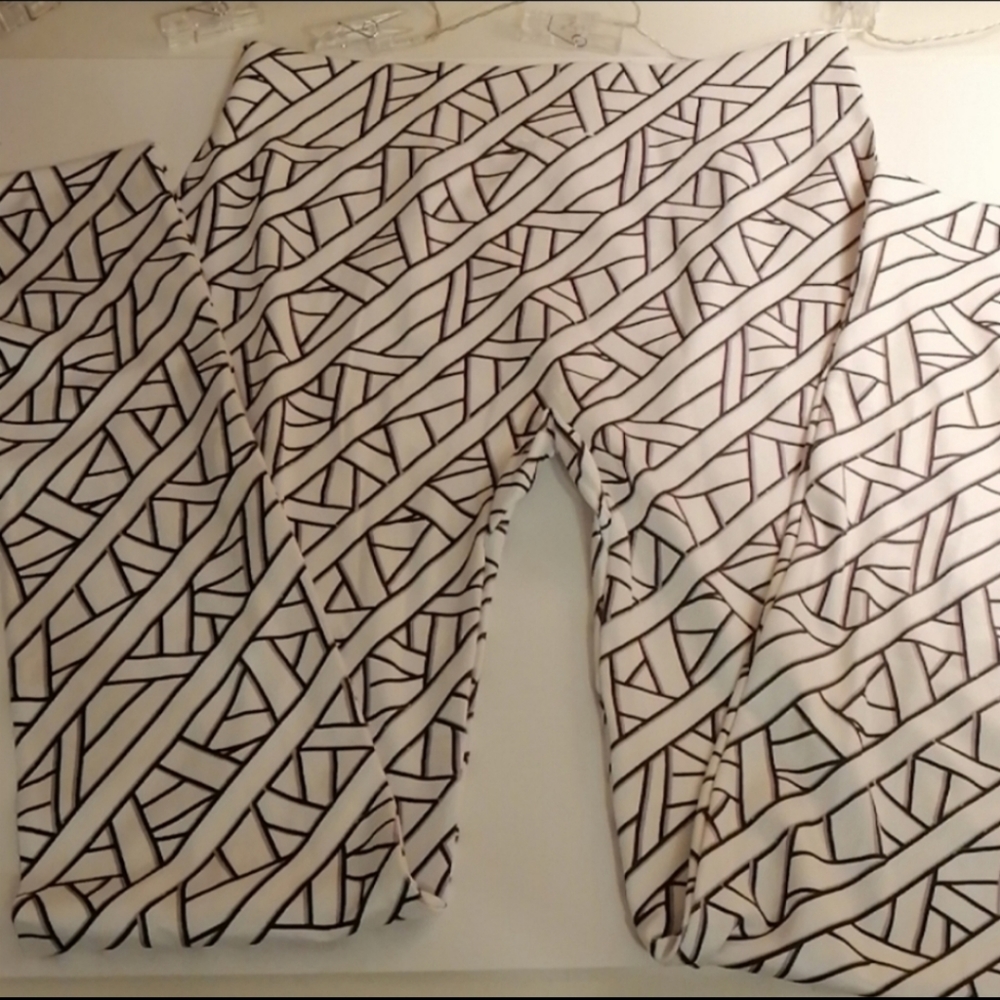 NEW White & Black Leggings - Women's
